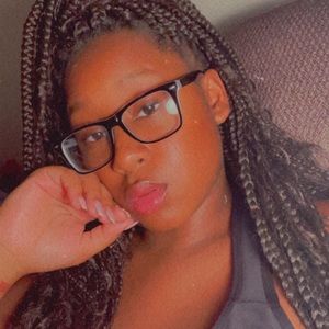 Meet your Posher, Makayla